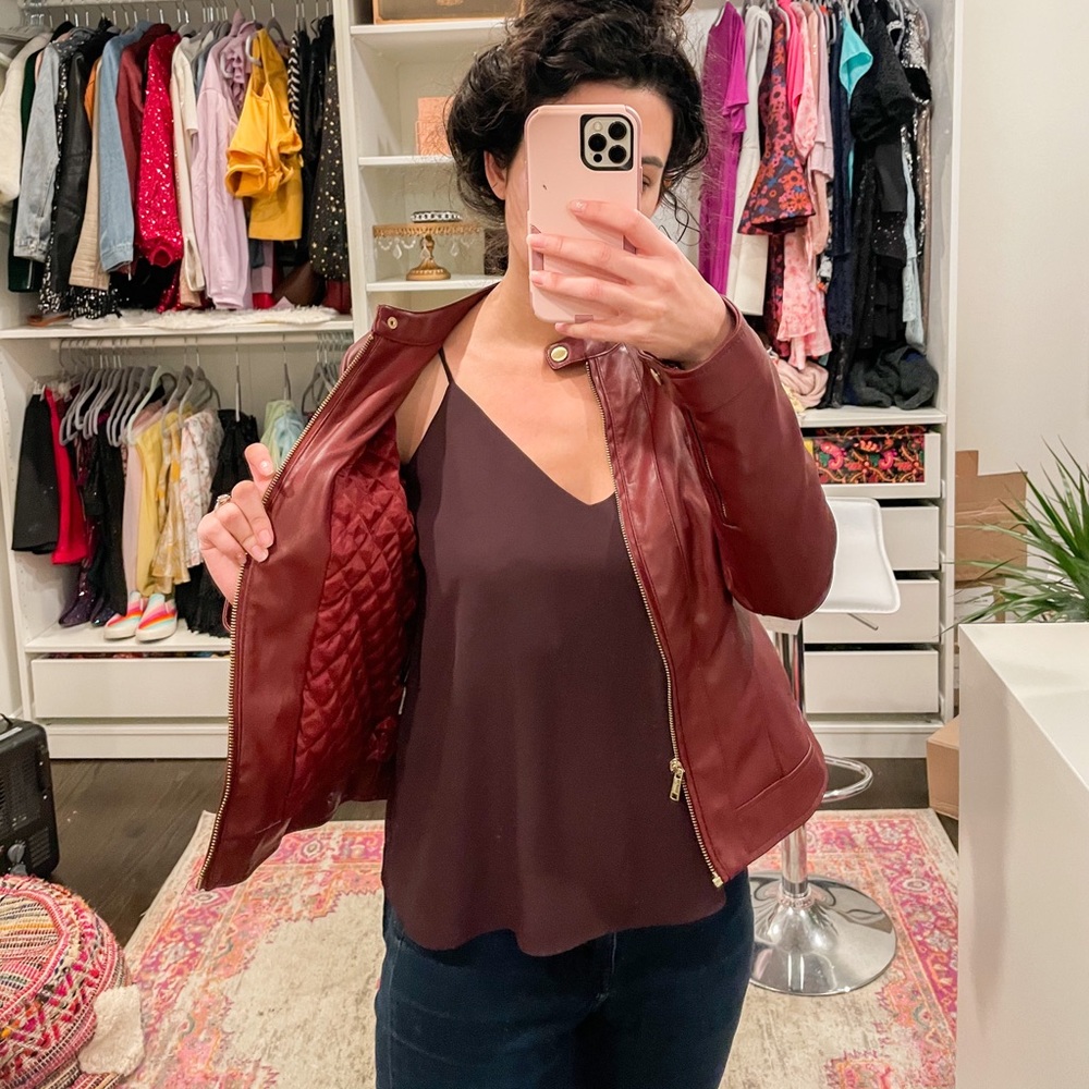 Red jacket - Picture 2 of 2